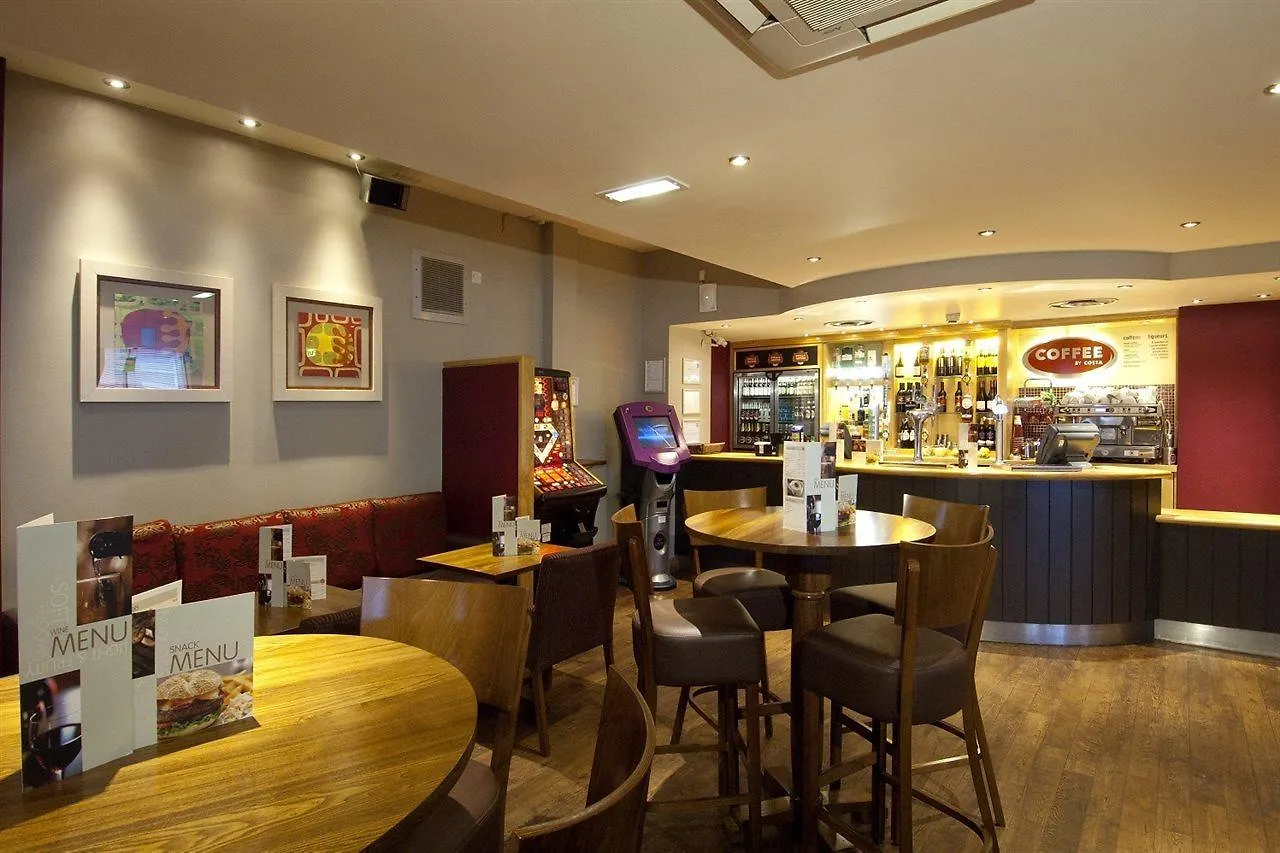 Premier Inn Sheffield City Centre 3*,