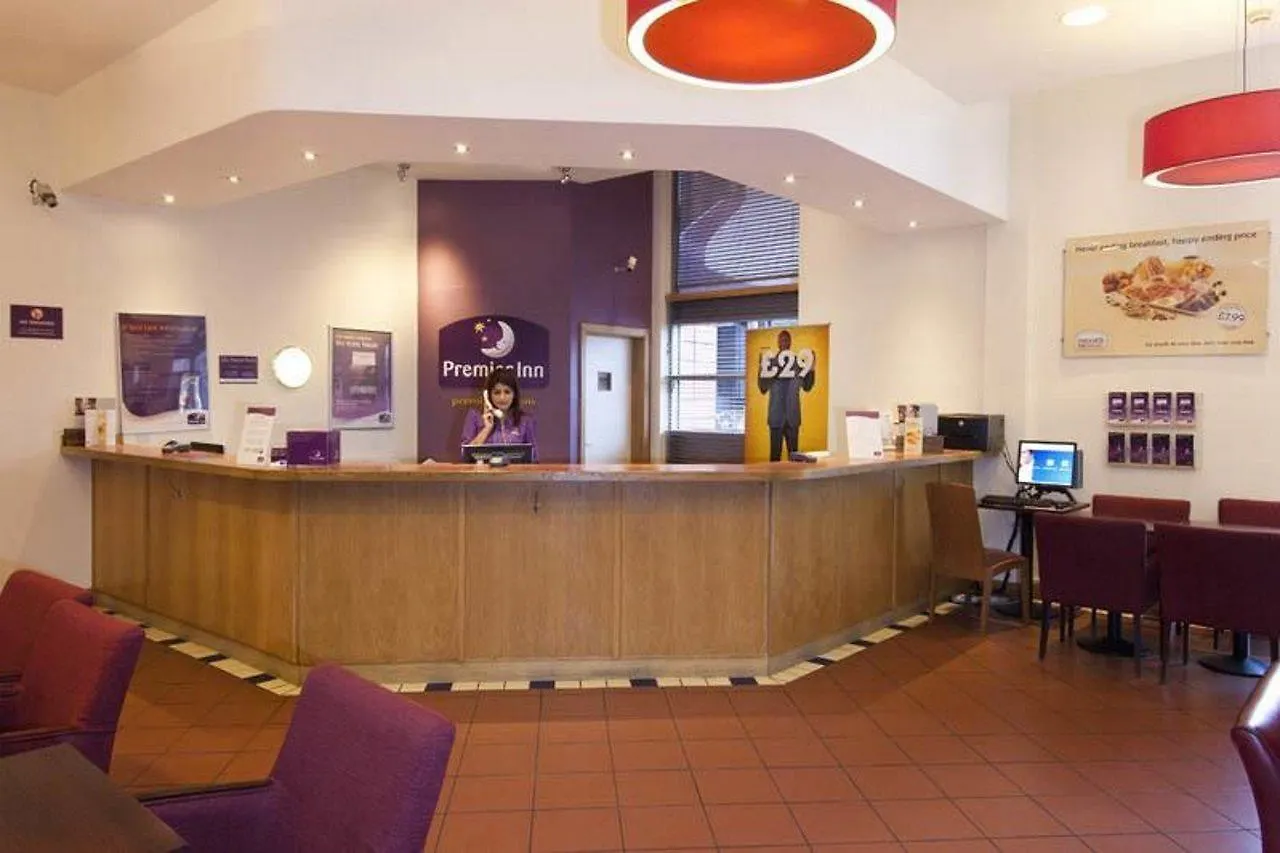 Premier Inn Sheffield City Centre 3*,